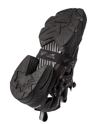 リーボック×アディダス「インスタポンプフューリーブースト