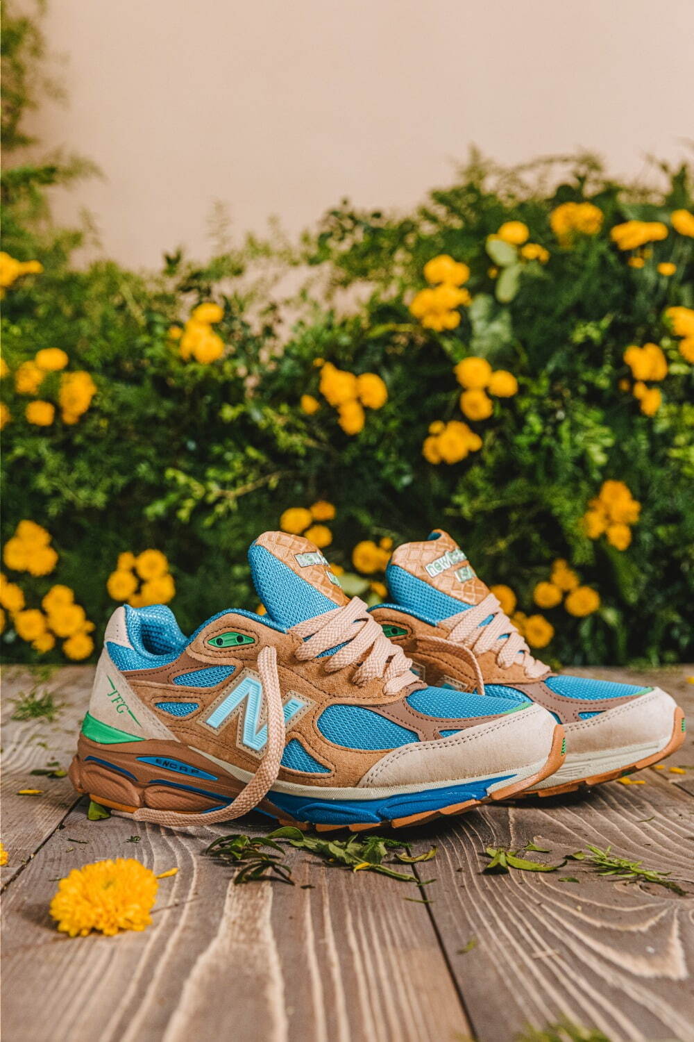 ニューバランス×ジョー・フレッシュグッズ「990v3」少年が過ごした夏の