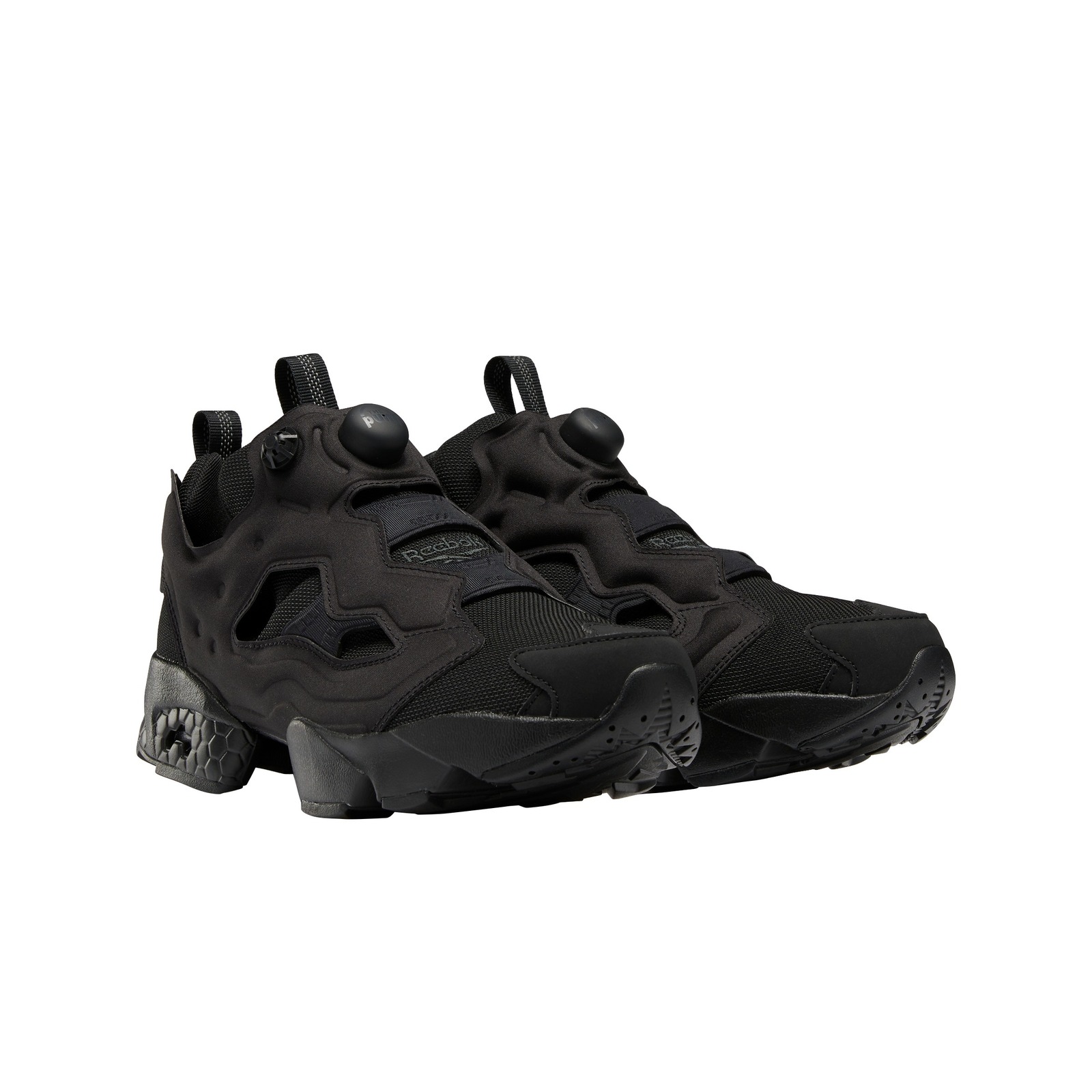 リーボックのスニーカー「インスタポンプフューリー」にオールホワイト