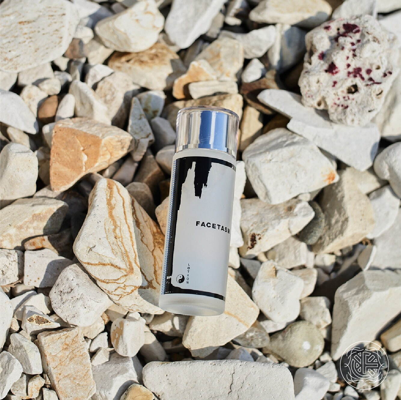 ファセッタズム スキンケア」“漢方着想”のユニセックス化粧水＆美容液