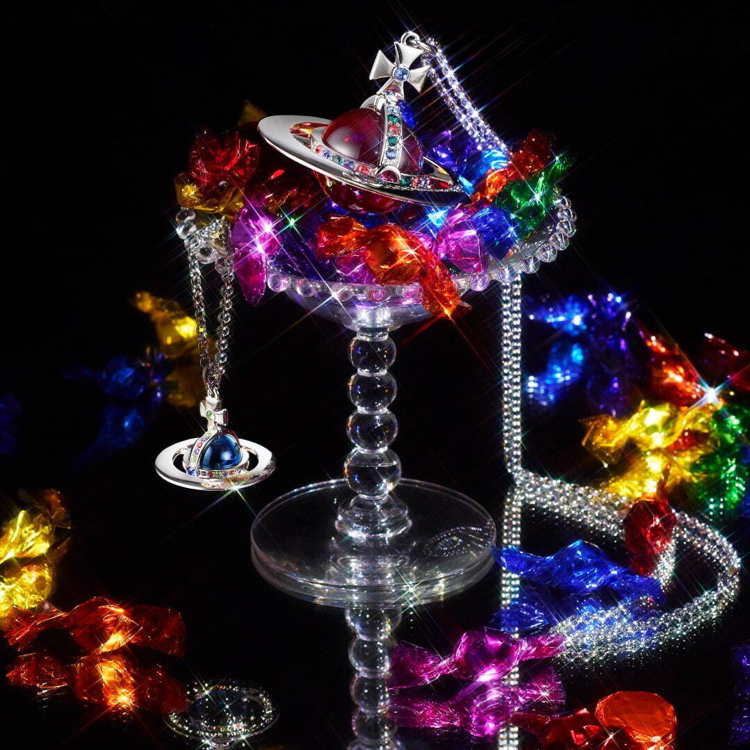 ヴィヴィアン・ウエストウッド マンのクリスマスジュエリー、バラや海