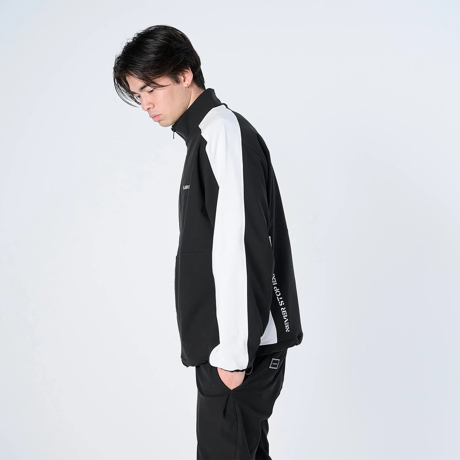 XJK-TRACKS（SOLOTEX® Eco-Hybrid トラックジャケット）BLACK