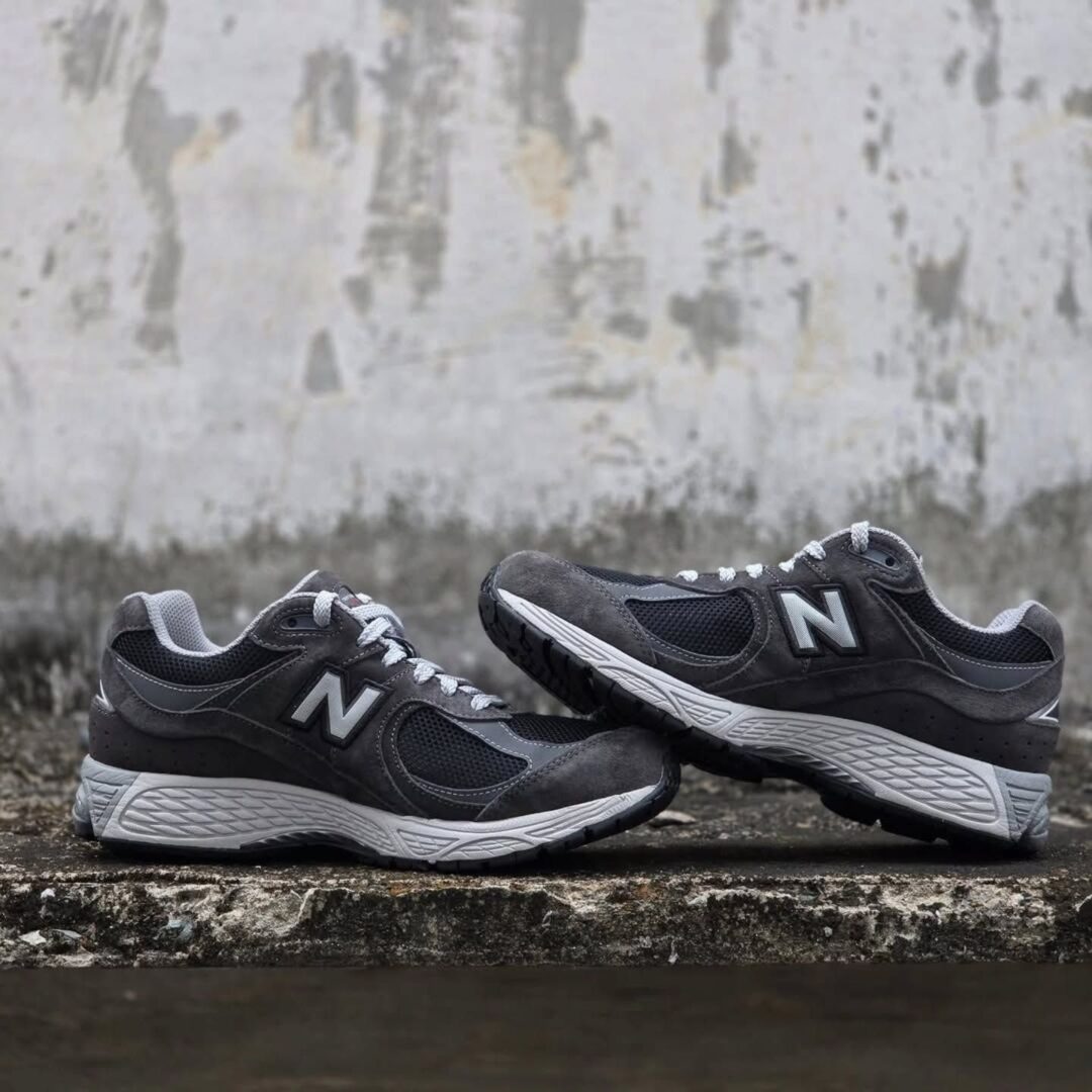 2025年 6/27 発売】New Balance U2002 RA “Dark Grey” (ニューバランス