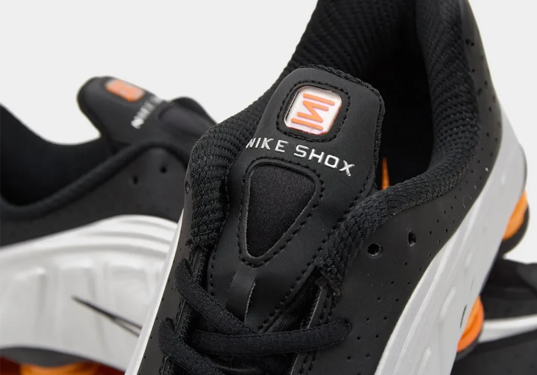 2025年 4/14 発売】NIKE SHOX R4 “Black/Bright Mandarin” (ナイキ