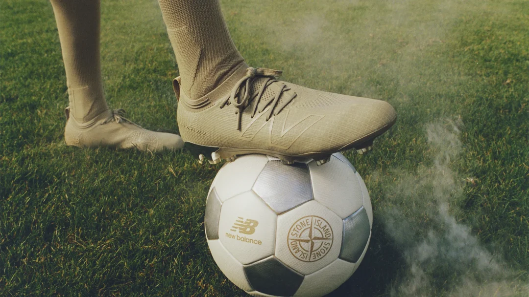 2025年 11/19 発売】Stone Island x New Balance FURON V8 (ストーン