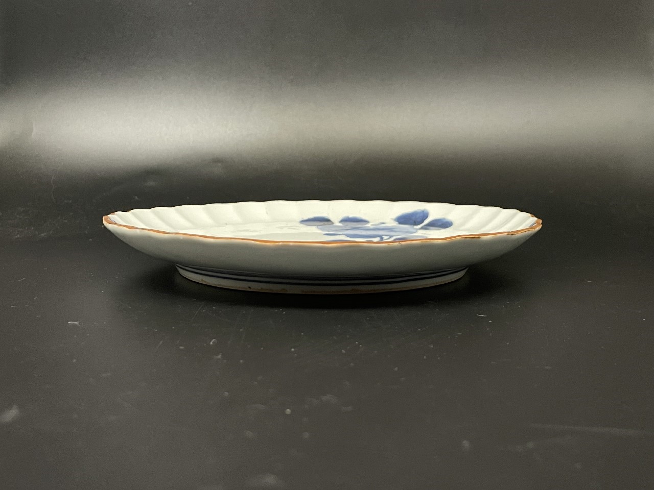 ギャラリー安原 / ご売約 藍九谷 白丸花文輪花中皿