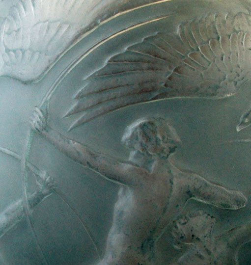 射手」ルネ・ラリックの花瓶《ギャルリーオルフェ》