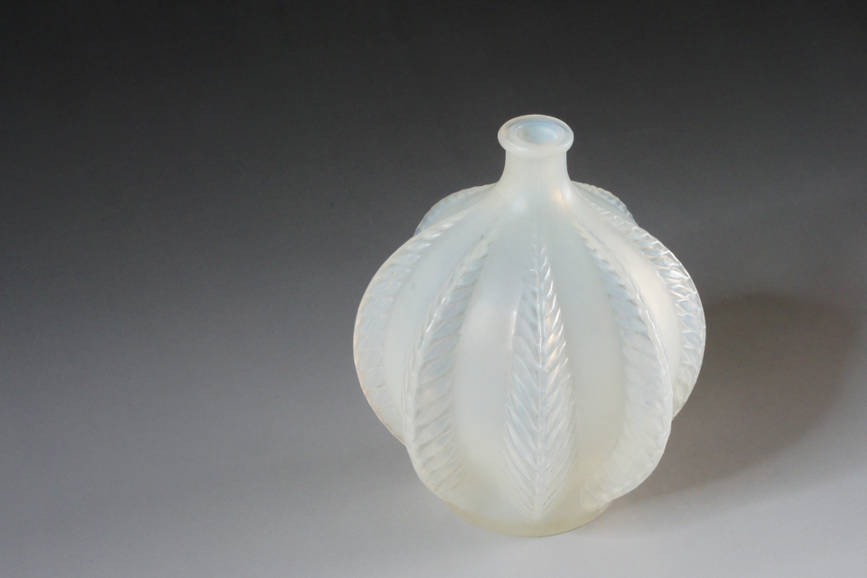 極希少1926年作定価20万◇ラリック 花瓶『カンパニュール』オパル