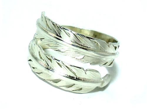 ハービー・チャベス作 フェザー型のリング