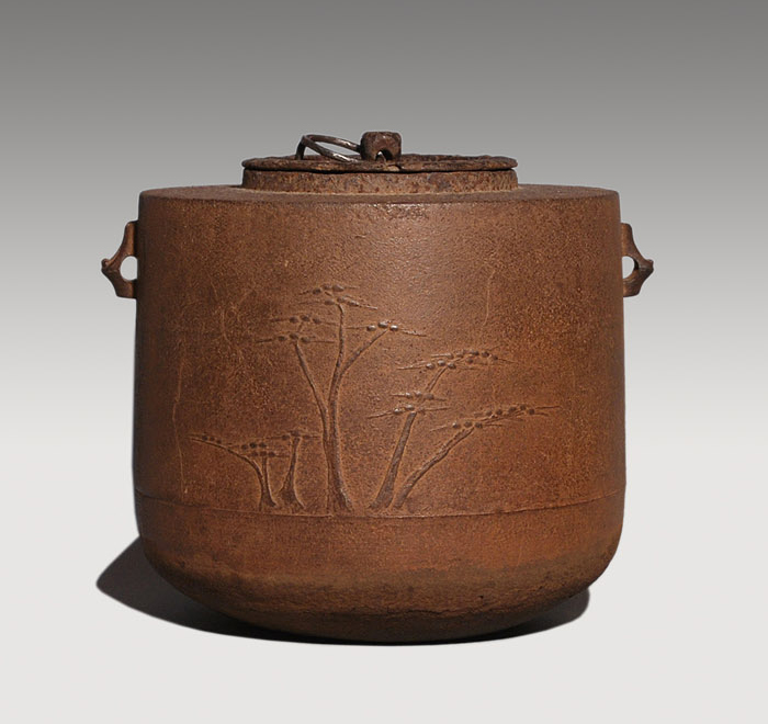 肩衝釜 松地紋 元禄時代 大西定林(作) 浄長極箱 | 古美術ささき