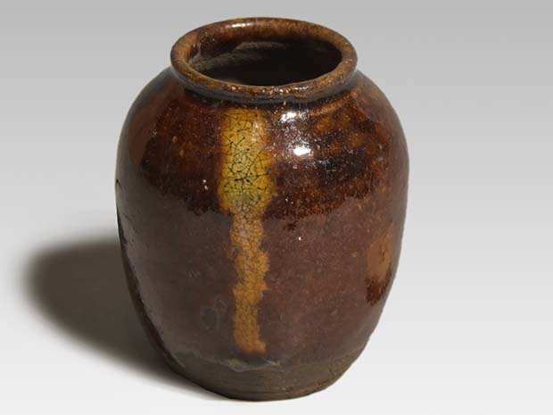 瀬戸撫肩茶入 銘「千年翠」 鵬雲斎箱書 | 古美術ささき