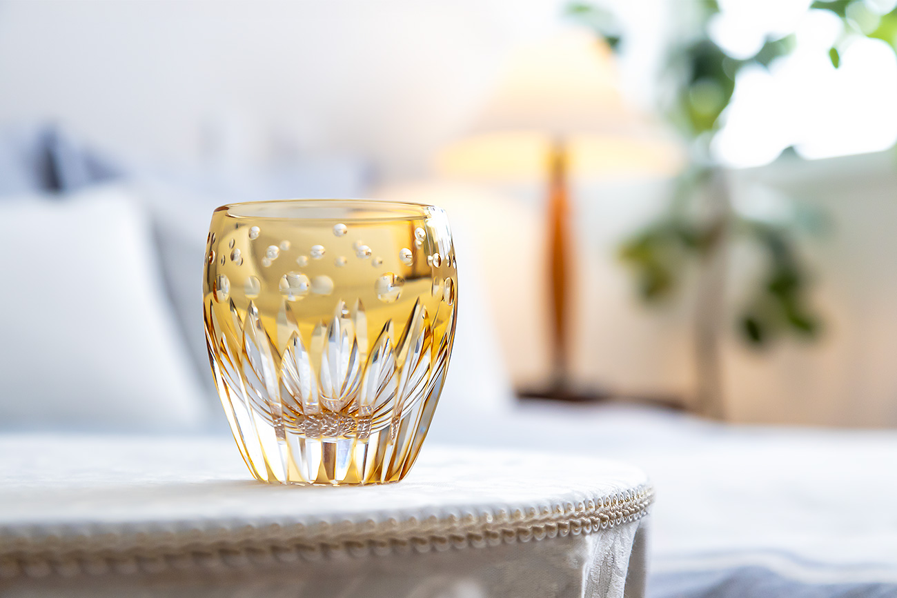 伝統の美を、日常に | カガミクリスタル