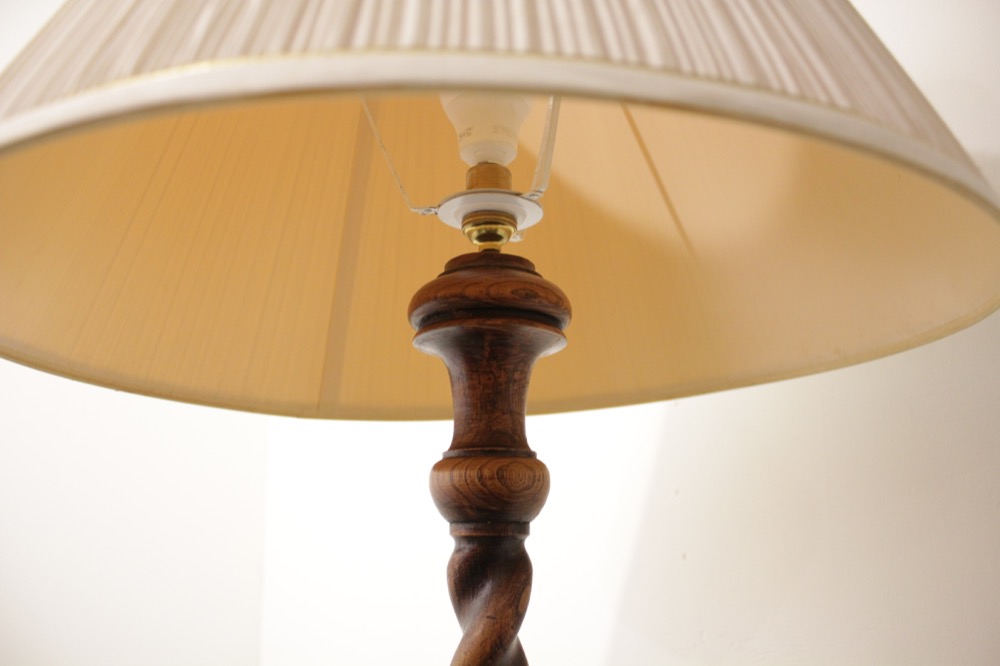 イギリス ヴィンテージ オーク バーリーツイスト フロアスタンドランプ