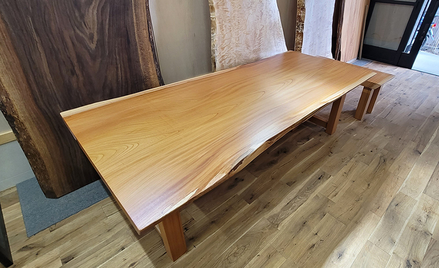 低めの無垢一枚板テーブル製作｜長野県軽井沢町へお届け | 一枚板専門