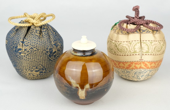 栗山園オンライン通販部 / 【出物】 高取茶入 12代高取八山 袋師