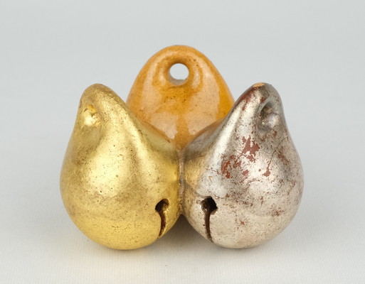 栗山園オンライン通販部 / 【出物】 三鈴蓋置 9代大樋長左衛門