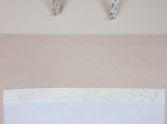 栗山園オンライン通販部 / 【出物】 掛軸 雛画賛「桃花笑春風」 西垣大道