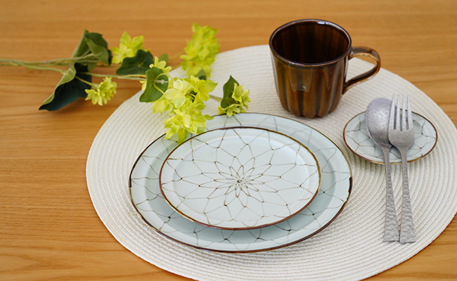 ブラウンのコントラストがシックでモダンな皓洋窯さんの網絵リム