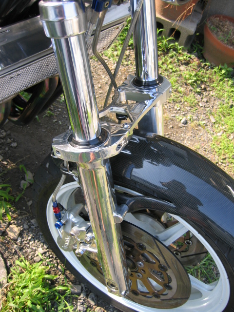 バフ掛け フロントフォーク 右側だけ | HCZ BLOG