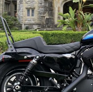 スポーツスター用カスタムシートの種類と特徴 - ハーレーカスタムガイド