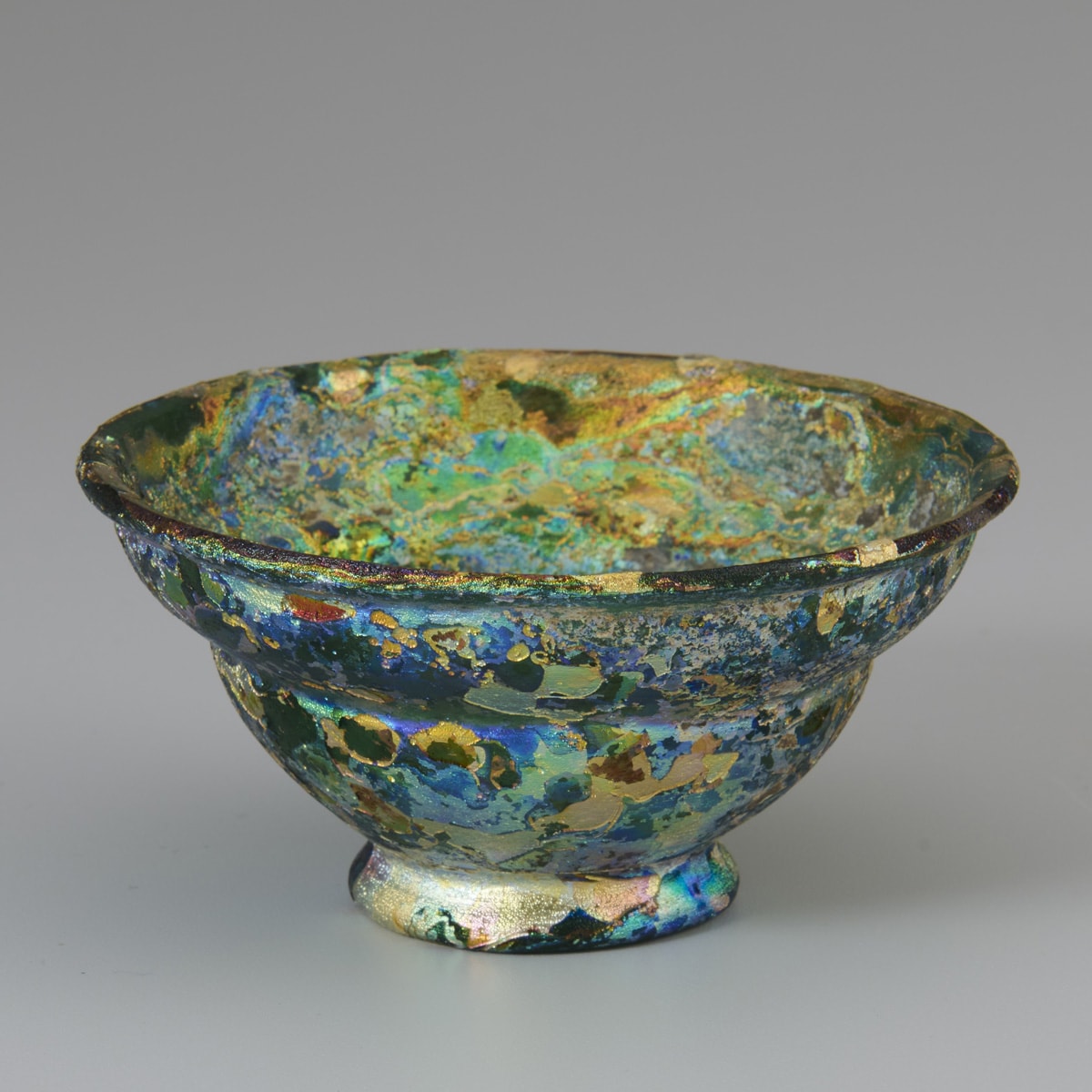 2025年特別企画展「軌跡のきらめき ～神秘の光彩、ガラスと貝細工