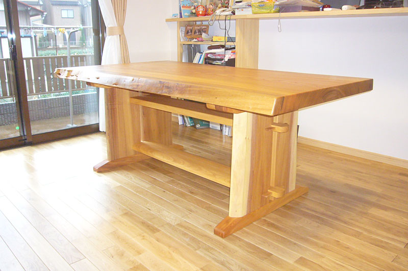 欅（ケヤキ）無垢一枚板 ダイニングテーブル：ダイニングテーブルや