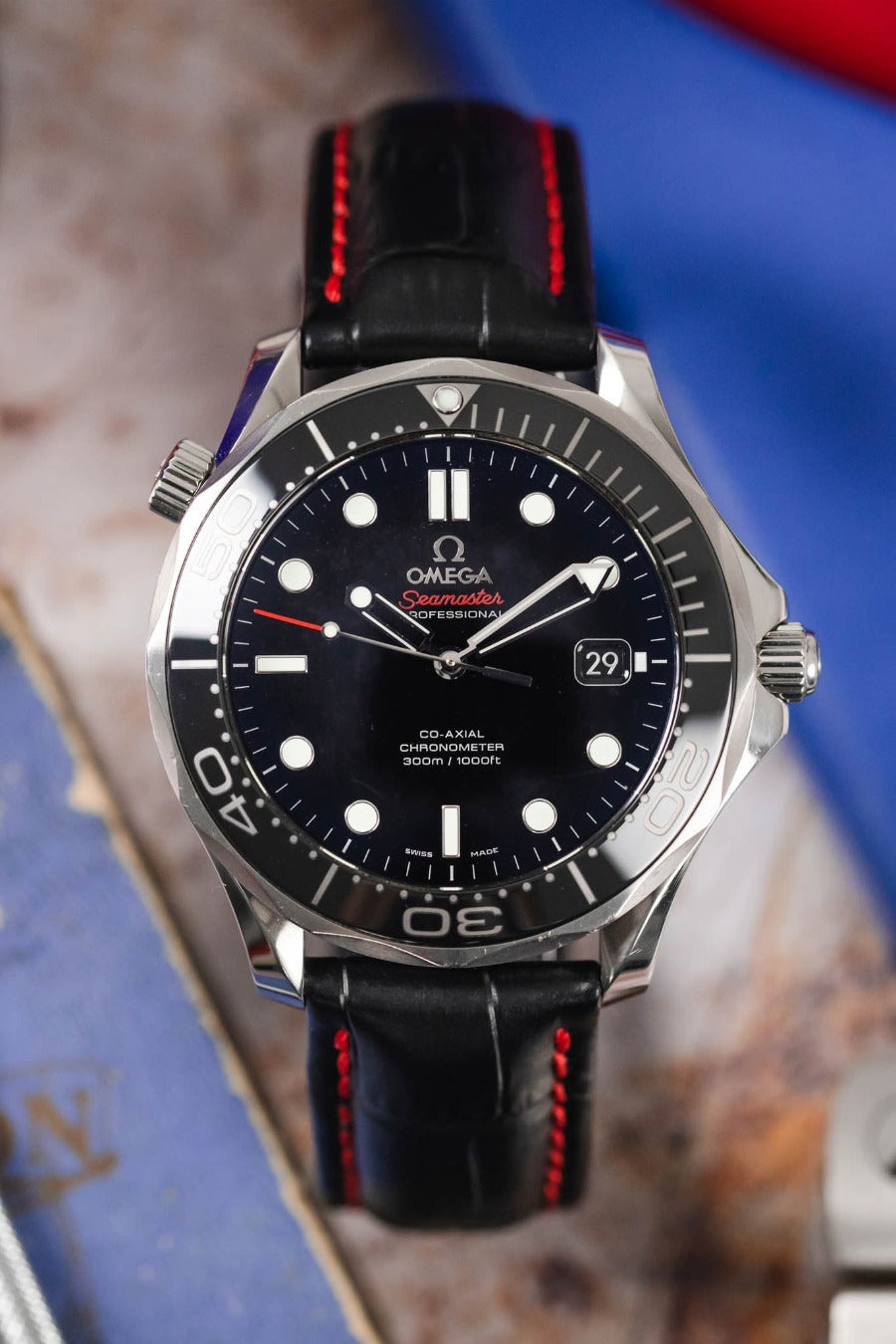 Hirsch Grand Duke Alligator-Embossed Watch Strap | Black/Red – HS