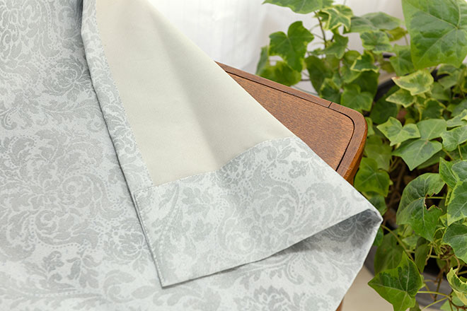 上品なダマスクローズ柄遮光率100% 完全1級遮光カーテン ジーク（D