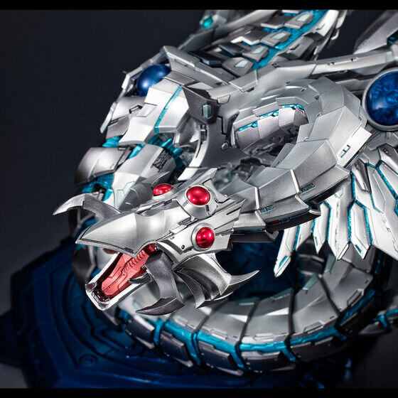 遊戯王 メガハウス サイバーエンドドラゴン カイザー亮のアクスタ付き