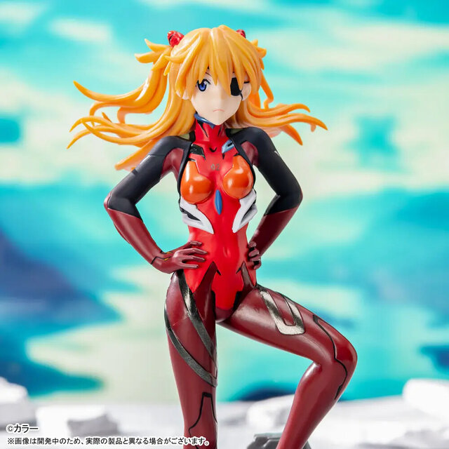 アスカのパイロットスーツに輝きが増す…！「エヴァ」メタリック塗装で