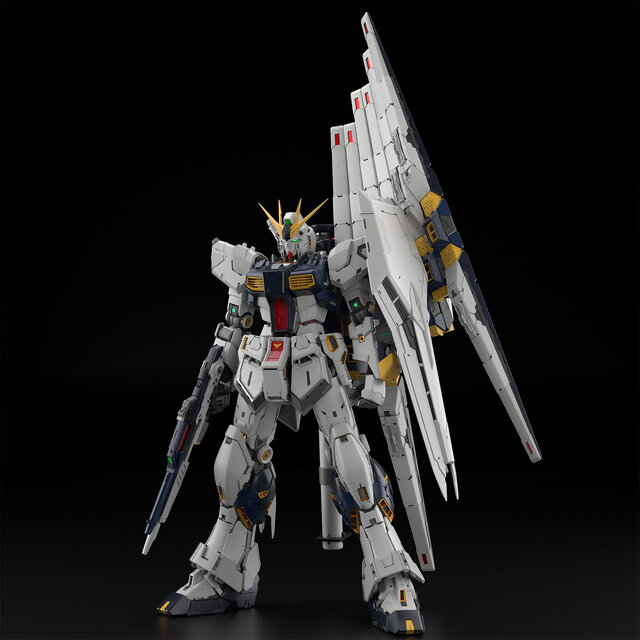 究極のガンプラ「PG UNLEASHED 1/60 νガンダム」、ガンダムベース東京