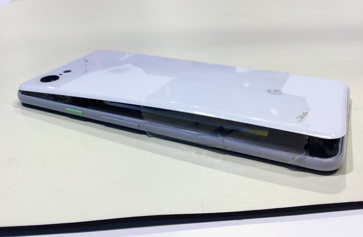 Pixel3XLのバッテリー交換(膨張Ver.) | スマホ修理ならiCracked