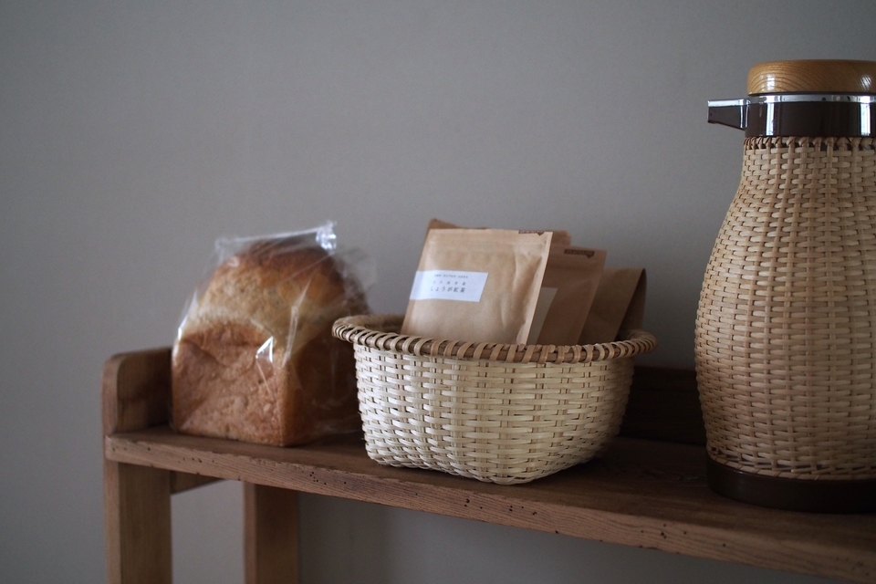 素朴で小振りなマタタビ四ツ目ざる - ウェブショップ - jokogumo - よ