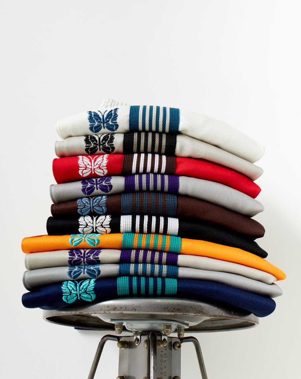 NEEDLES(ニードルズ) 別注トラックパンツ全10色を復刻販売｜JEANS