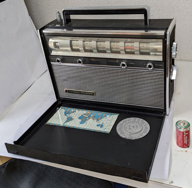 トランジスタラジオ展示室(ポータブル型)