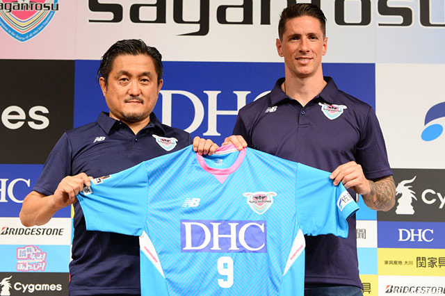 公式】鳥栖に新加入の元スペイン代表FWフェルナンド トーレスが来日