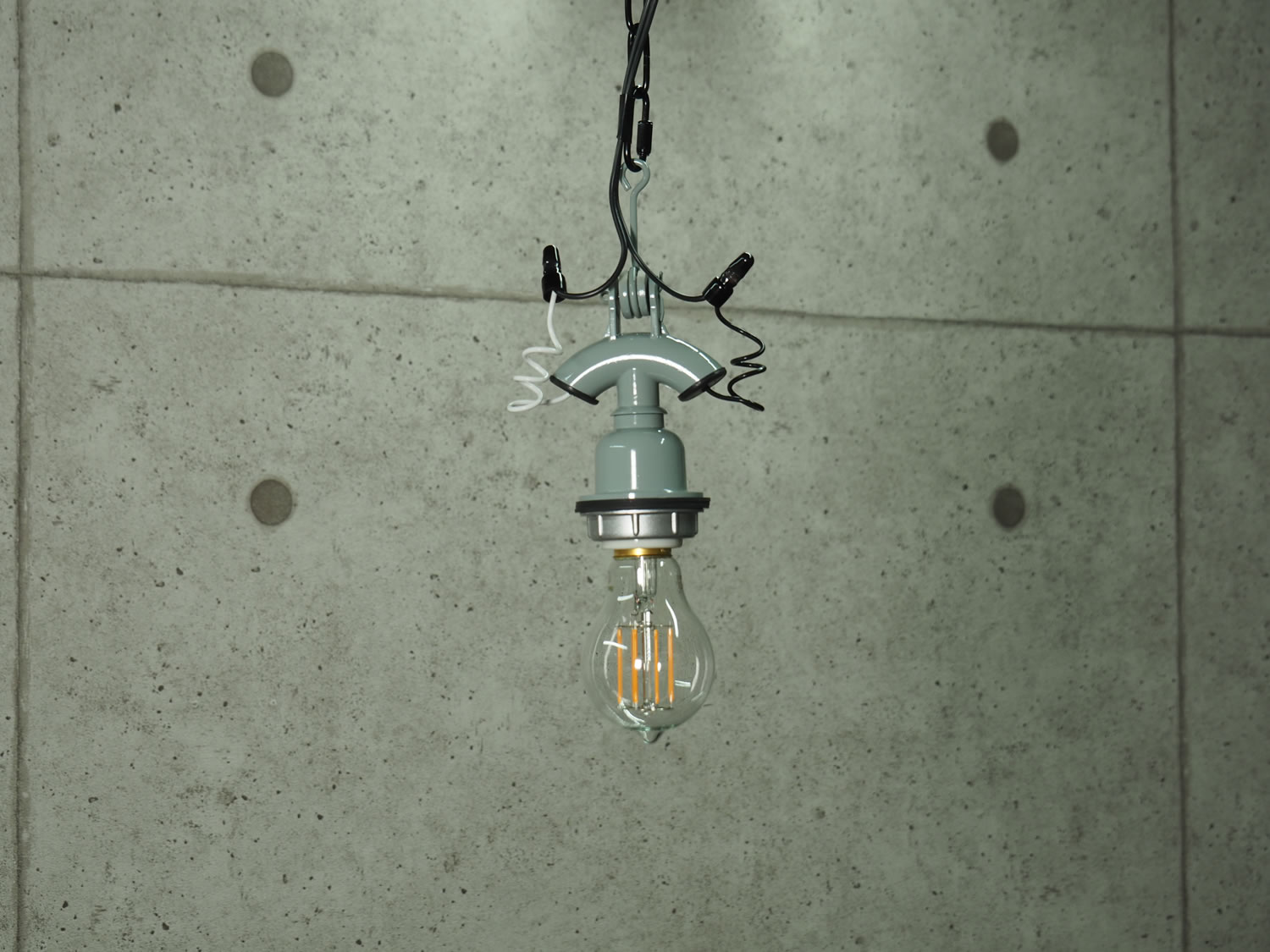 男前！人気のインダストリアルデザイン「ファクトリー」シリーズ