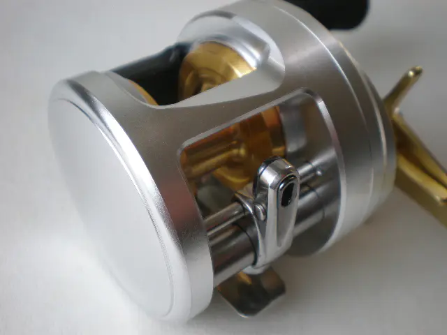 カルカッタ401F （左） - 28,900円