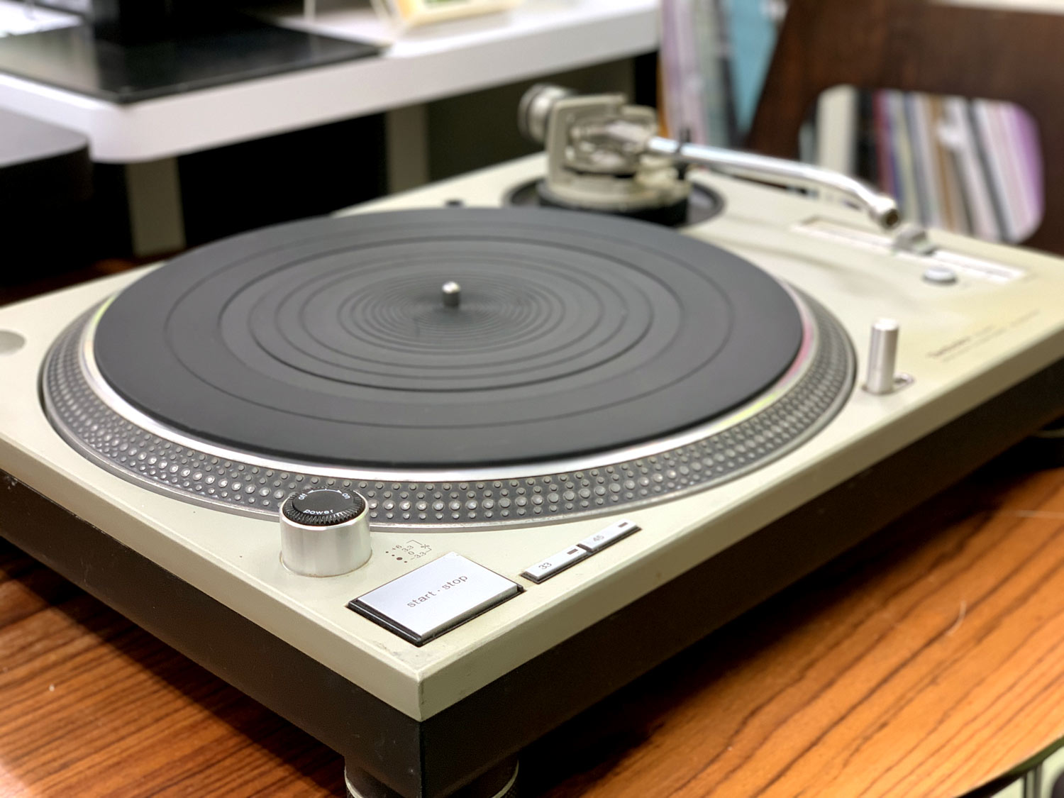 中古品のTechnicsのターンテーブル、SL-1200MK3Dのご紹介です。