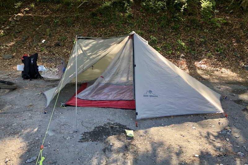 耐久性”不明だけど大丈夫？Amazonで約7,000円の2人用テントを設営