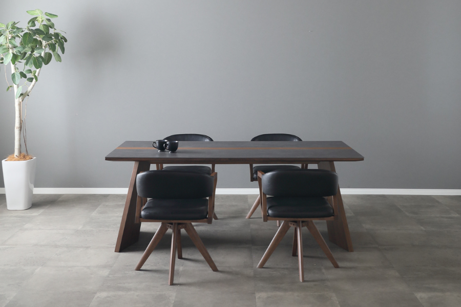 モダンなセラミック天板のダイニングテーブル - ダイニングテーブルの