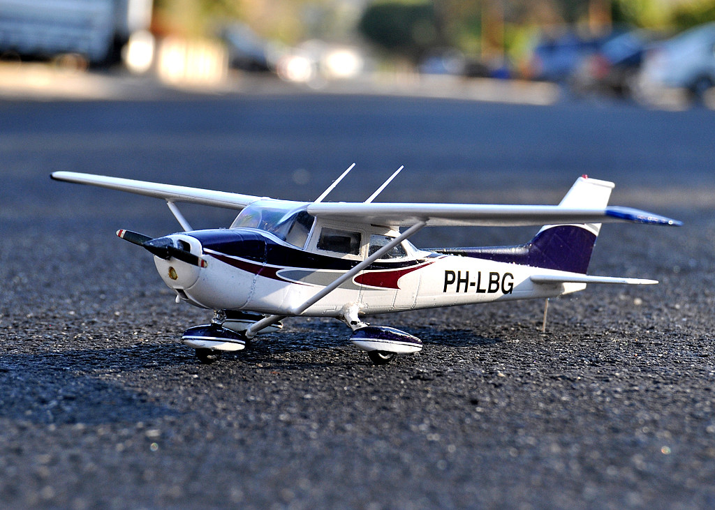 Minicraft Model Kits 11635 Cessna 172 - grootste modelbouwwinkel
