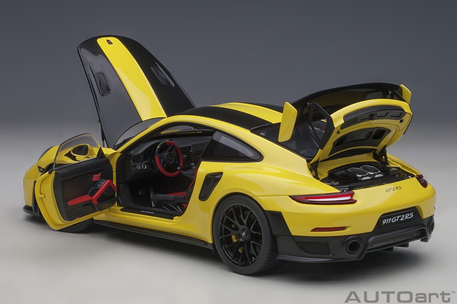 MINIGT PORSCHE 911 GT2 RS Racing yellow