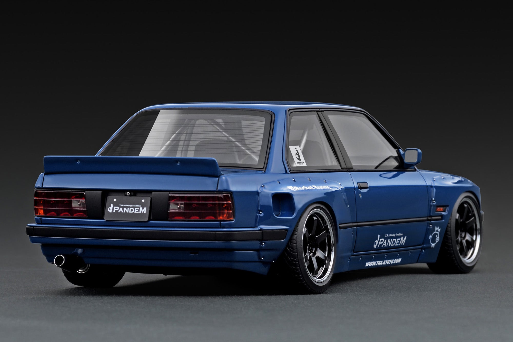 Ignition Model 1:18 BMW E30 3-Series PANDEM in Blue – Model Cars