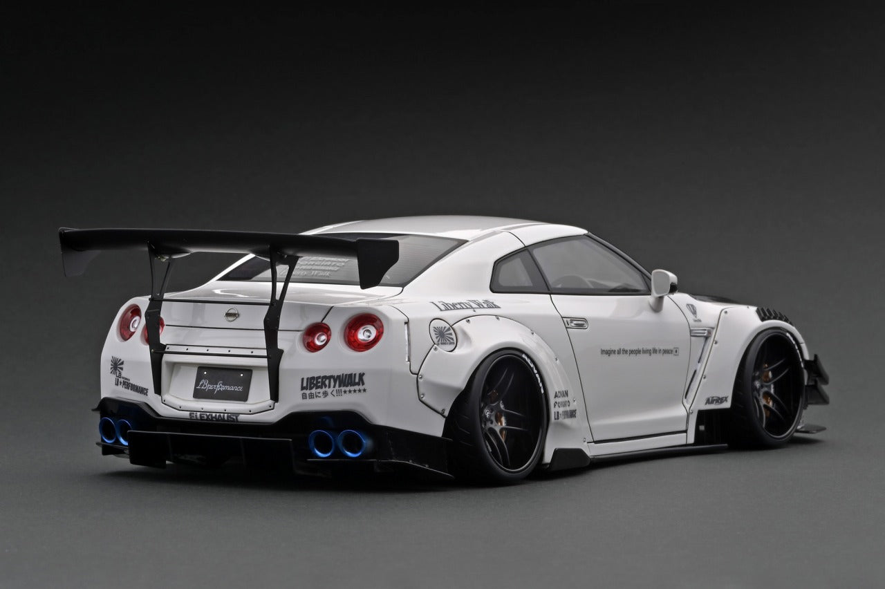 Ignition Model 1:18 Nissan Skyline GT-R R35 Type 2 Liberty Walk in