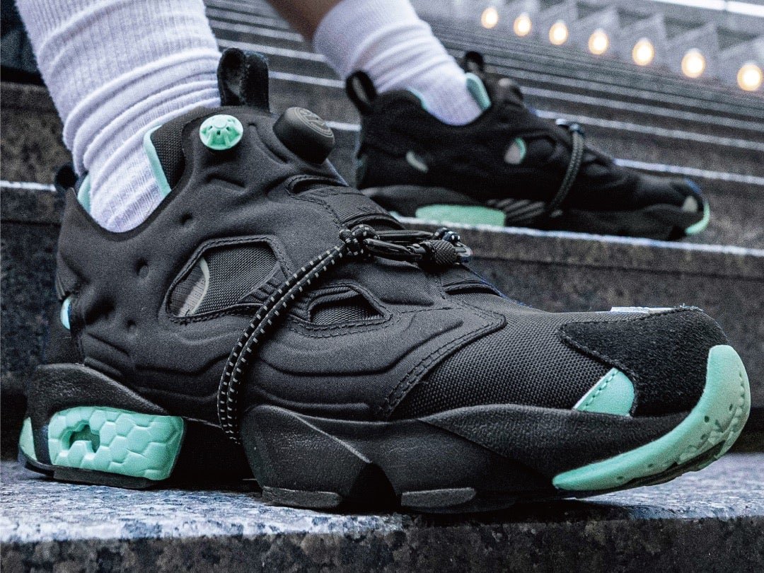 吉田カバンの「POTR」と「リーボック」がコラボ！“ポンプフューリー”の