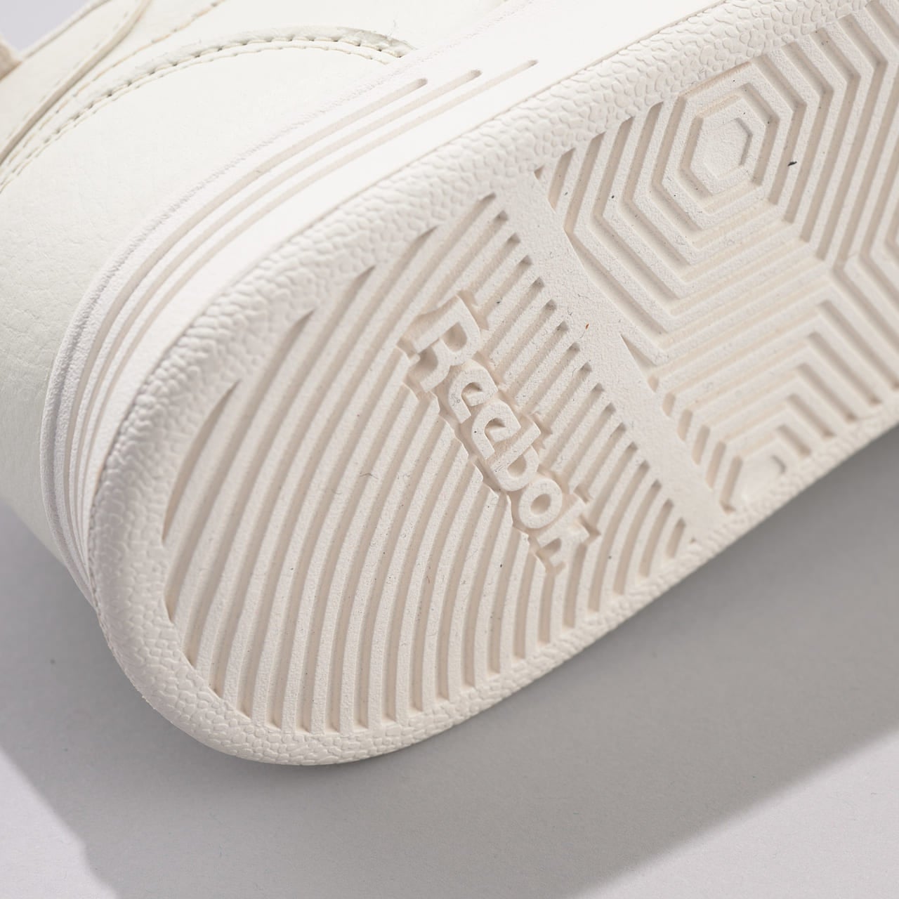 完売前に買うべき「コラボスニーカー」6選。無印良品×リーボック