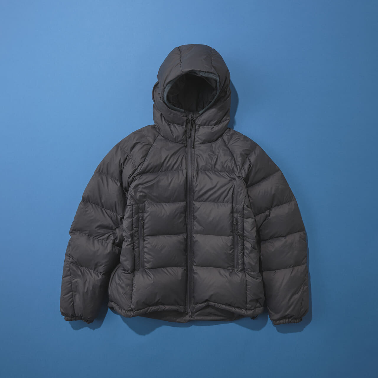 タイオン」の“最強コラボダウン”6選を徹底解説！スッキリ見えするのに