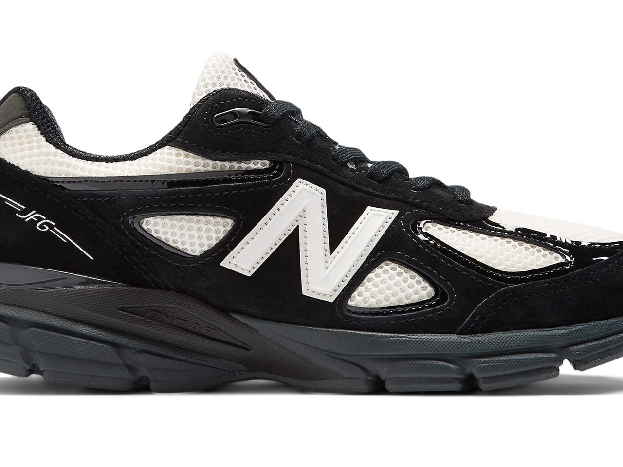 モノクロな“990v4”が誕生！ 「ニューバランス」の新作は黒と白の