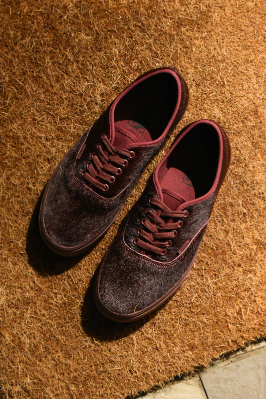 VANS (ヴァンズ) Authentic Pony Hair [PORT RED]